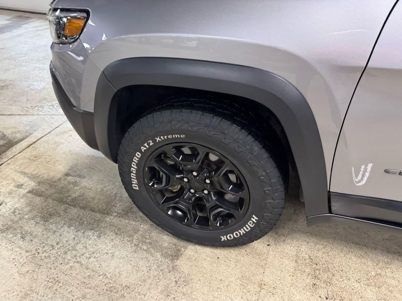 2021 Jeep Cherokee Trailhawk photo 8