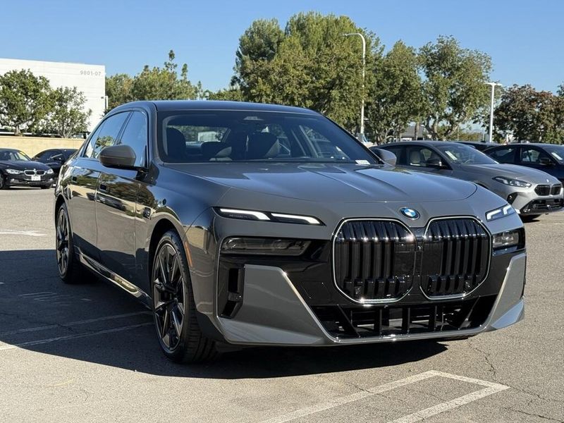 Used 2025 BMW 7 Series 740iImage 4