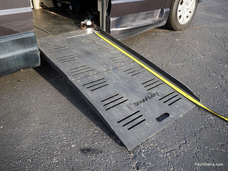 Used 2015 Dodge Grand Caravan SE