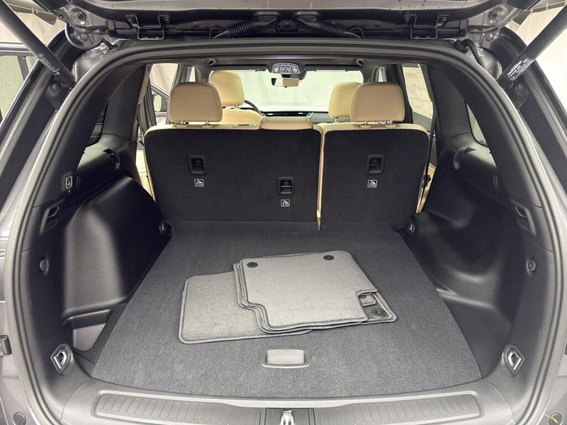 New 2025 Jeep Grand Cherokee Limited 4x4Image 15