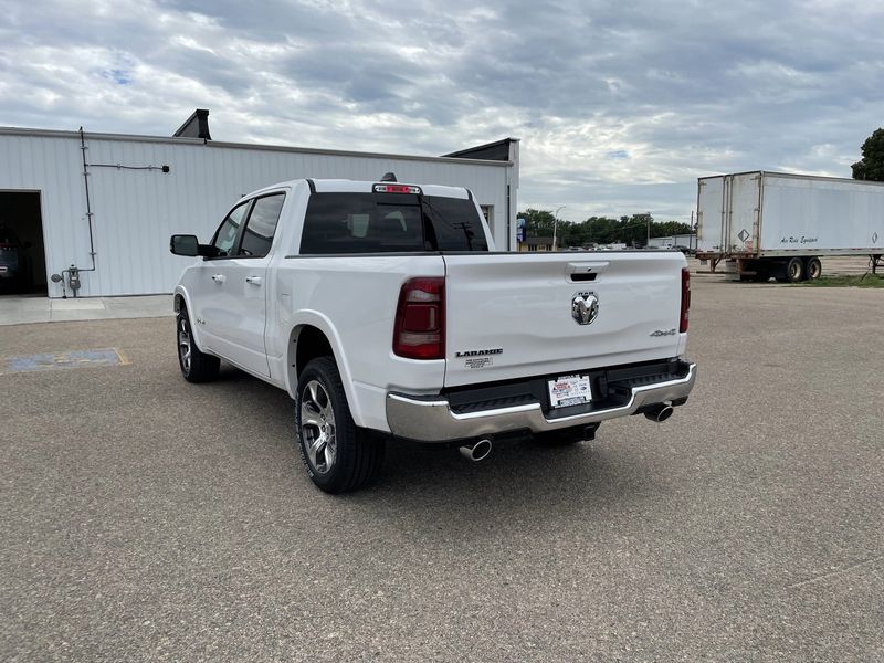 2022 RAM 1500 Laramie Crew Cab 4x4 5