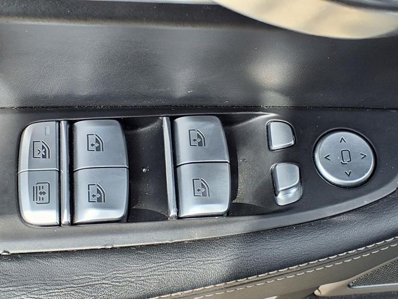 2016 BMW 7 Series 750iImage 20