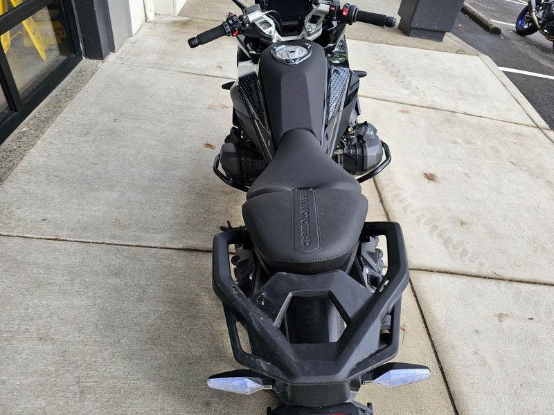 2026 BMW R 1300 RS - BLACK STORM METALLIC - TRIPLE BLACK