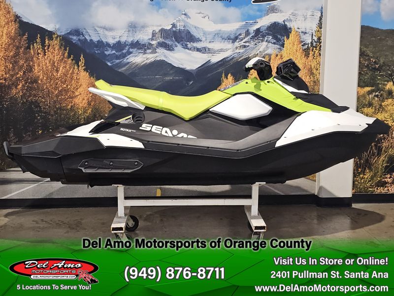 2023 Sea-Doo 63PF  in a MANTA GREEN / WHITE exterior color. Del Amo Motorsports of Orange County (949) 416-2102 delamomotorsports.com 