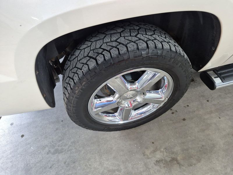 Used 2013 Chevrolet Avalanche LTZImage 6