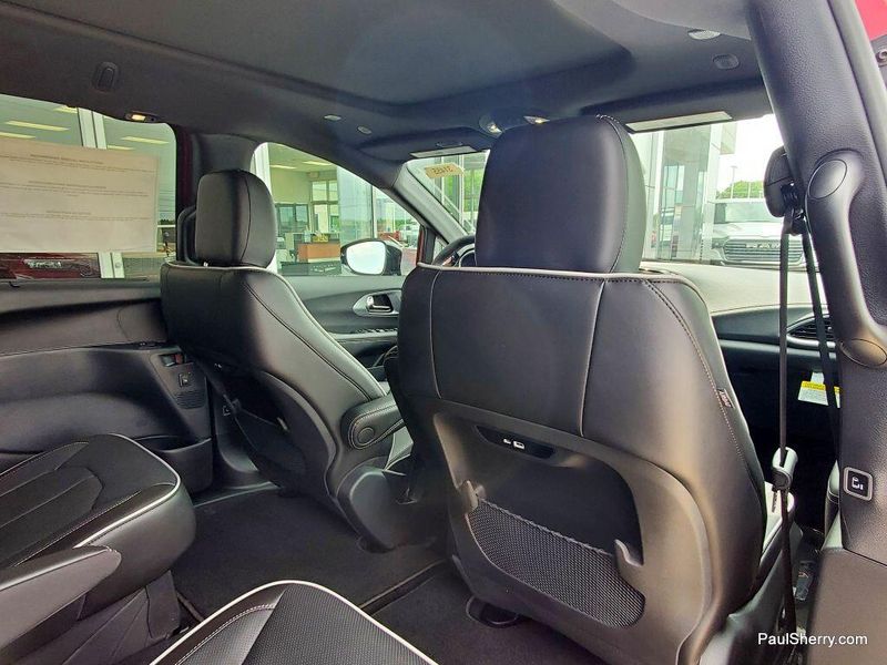 New 2025 Chrysler Pacifica LimitedImage 27