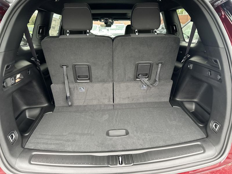New 2025 Jeep Grand Cherokee L Laredo X 4x4Image 13