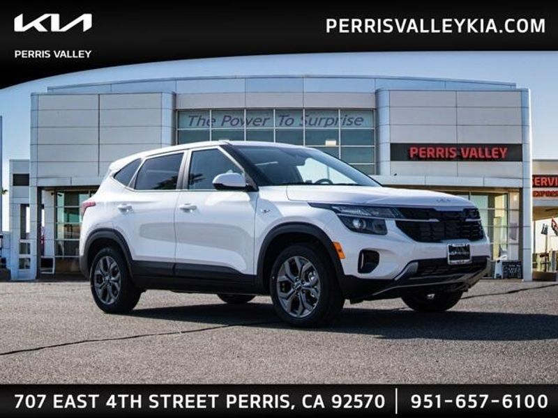 New 2025 Kia Seltos LXImage 1