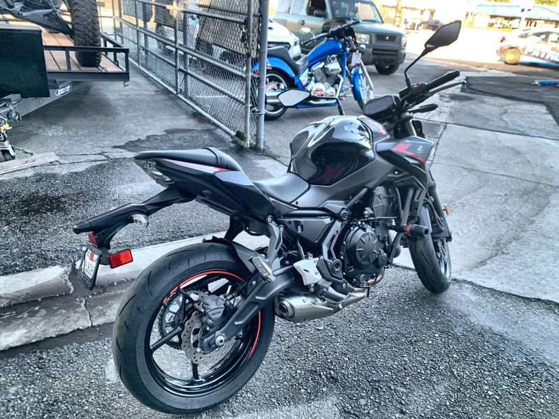 Used 2023 Kawasaki Z650 Base Image 13