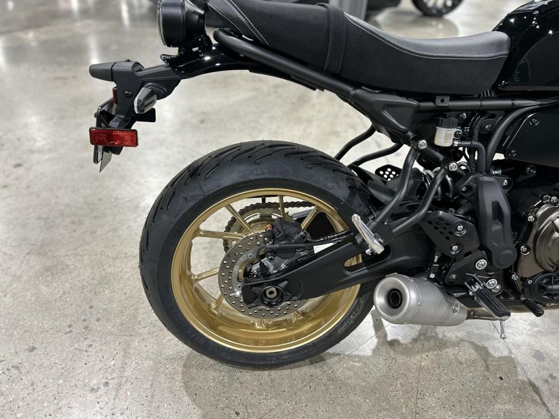 New 2025 Yamaha XSR700 Image 7