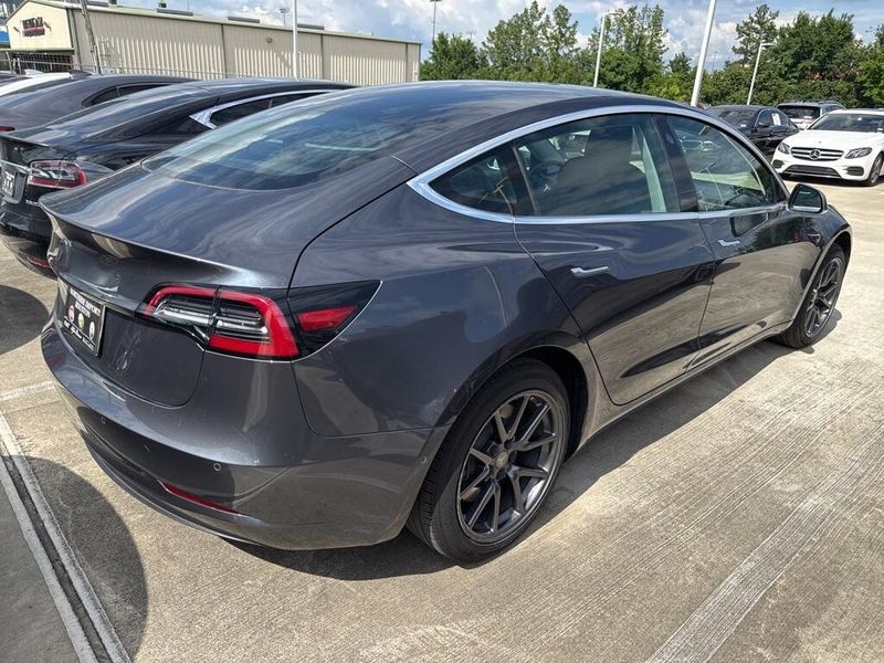 2020 Tesla Model 3 Standard Range PlusImage 3