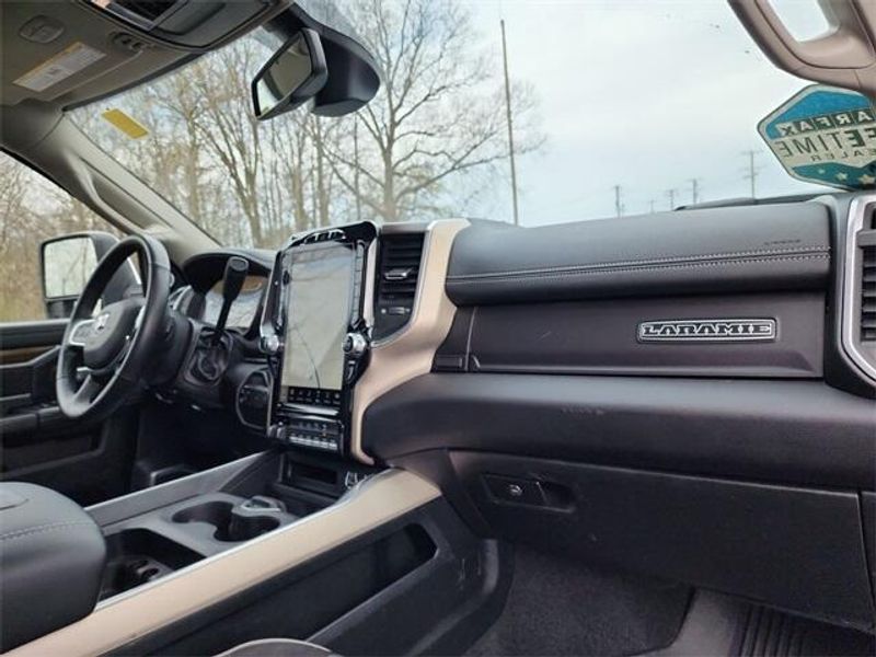 2024 RAM 3500 LaramieImage 30