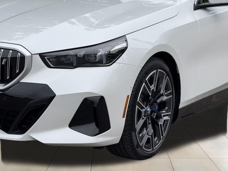 2025 BMW i5 eDrive40Image 11