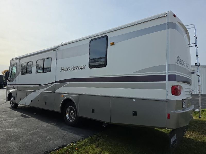 2003 Workhorse W22 Forward Control photo 3