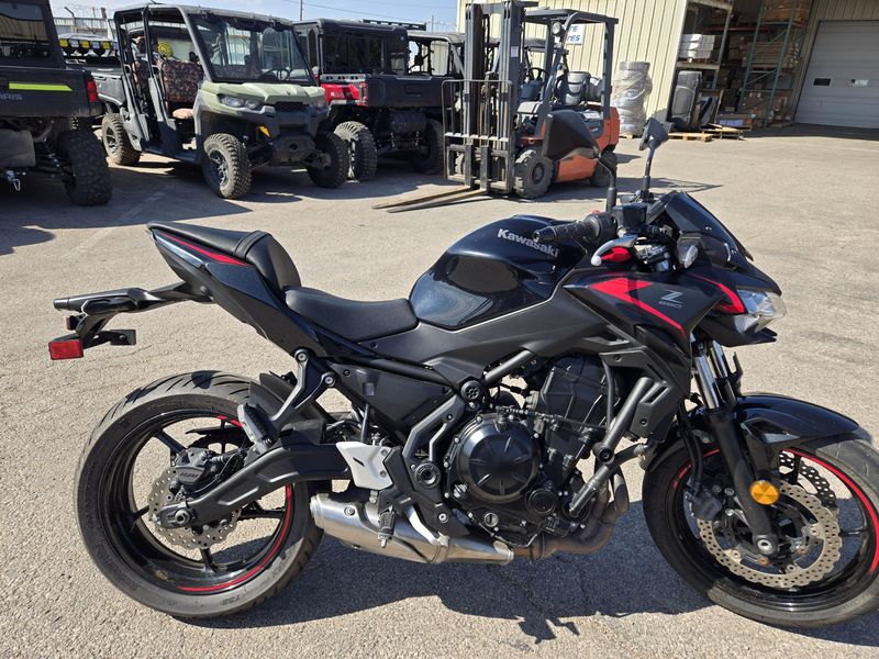 USED 2023 KAWASAKI Z650 BASE Image 2