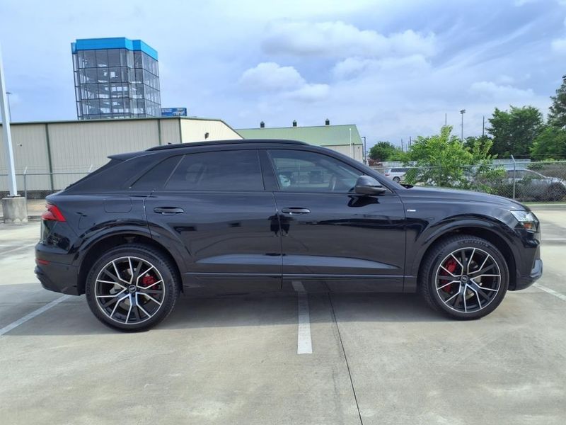 2021 Audi Q8 55 PrestigeImage 12