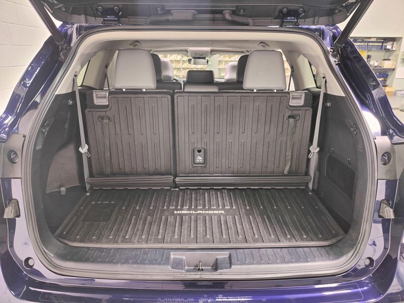 Used 2022 Toyota Highlander XLE AWD w/SunroofImage 14
