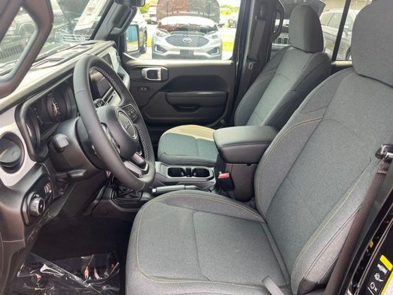 2025 Jeep Wrangler 4-door Willys