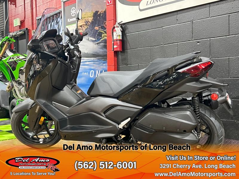 2025 Yamaha Xmax Image 4