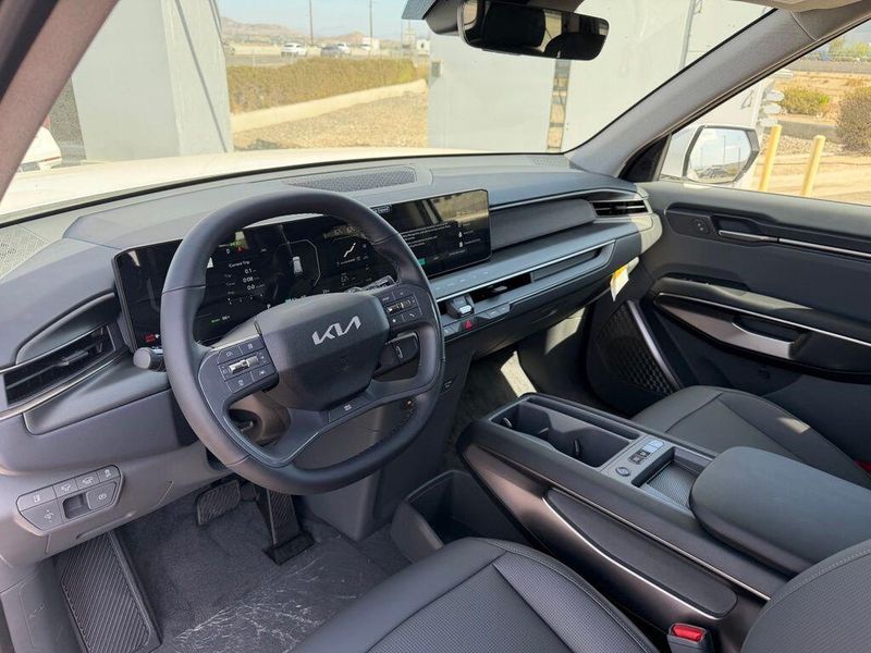New 2026 Kia EV9 Light Long RangeImage 9