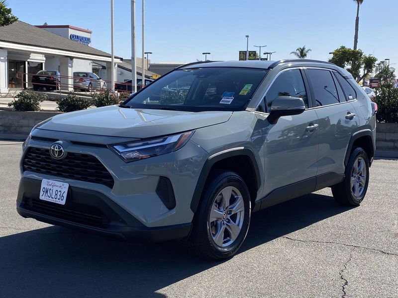 2022 Toyota RAV4 XLEImage 8