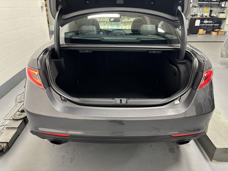 2024 Alfa Romeo Giulia Ti Q4 AWD w/Sunroof/Nav/Activ AsstImage 32