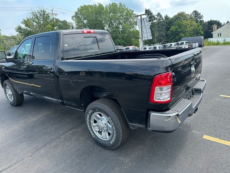 2024 RAM 2500 Tradesman Crew Cab 4x4 6