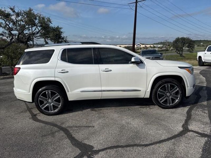 2018 Gmc Acadia Denali photo 2