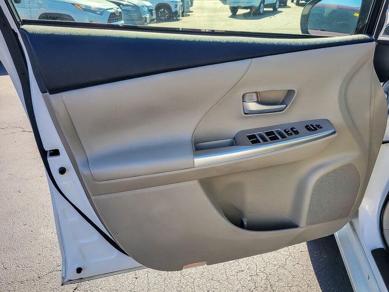 2012 Toyota Prius V Two photo 19