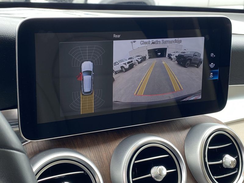 Used 2022 Mercedes-Benz GLC 300Image 21