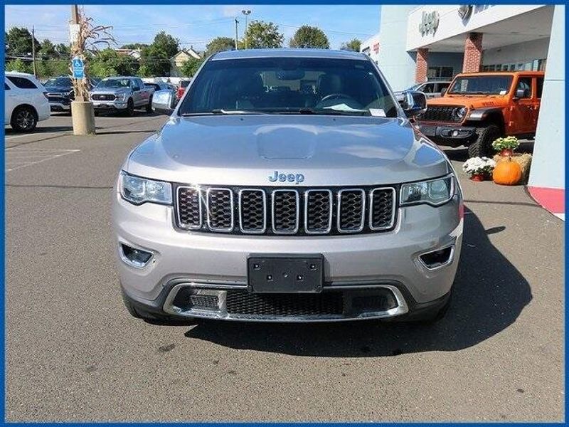 2019 Jeep Grand Cherokee Limited photo 2
