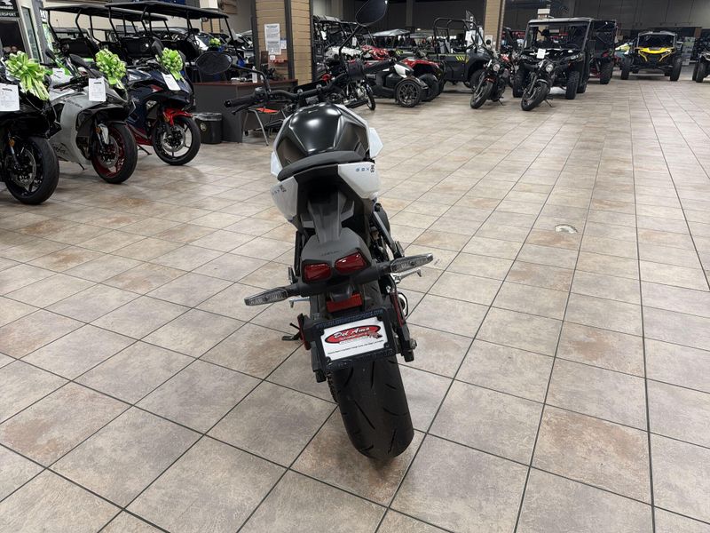 Used 2023 Suzuki GSX-8S Image 16