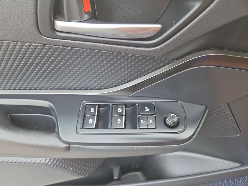 2018 Toyota C-HR XLE photo 28