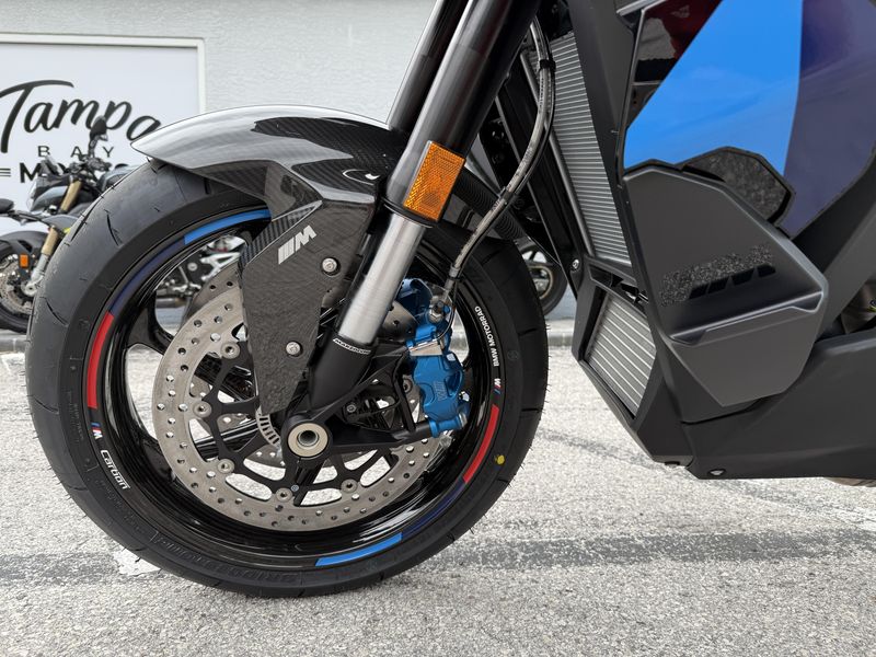 2025 BMW M 1000 XR