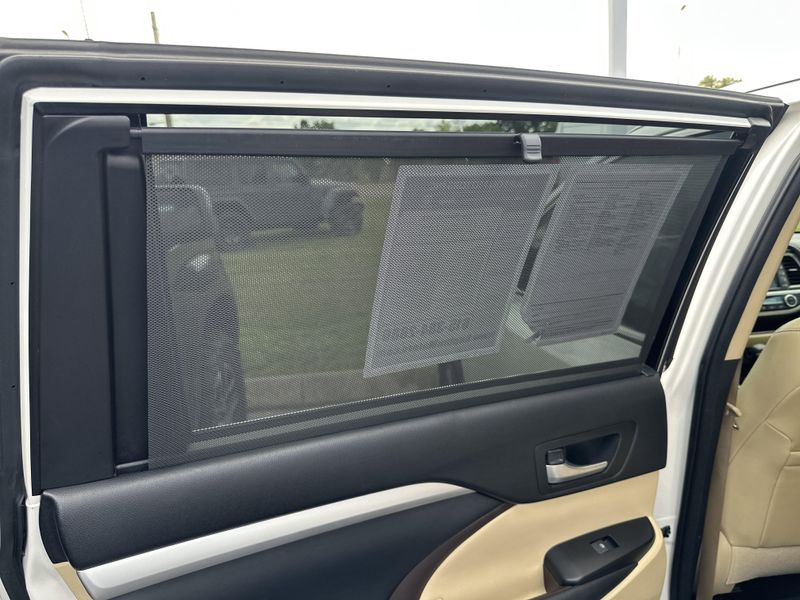 Used 2015 Toyota Highlander XLEImage 21