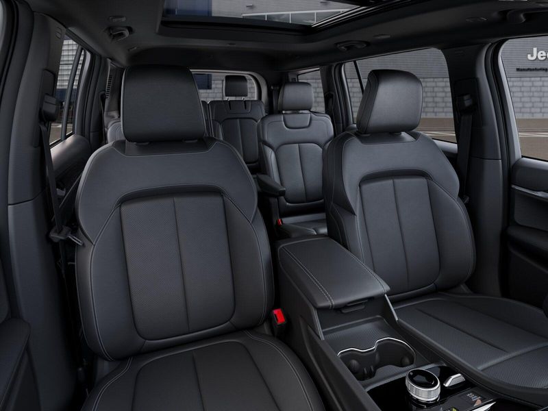 New 2026 Jeep Grand Cherokee L Limited Reserve 4x4Image 16