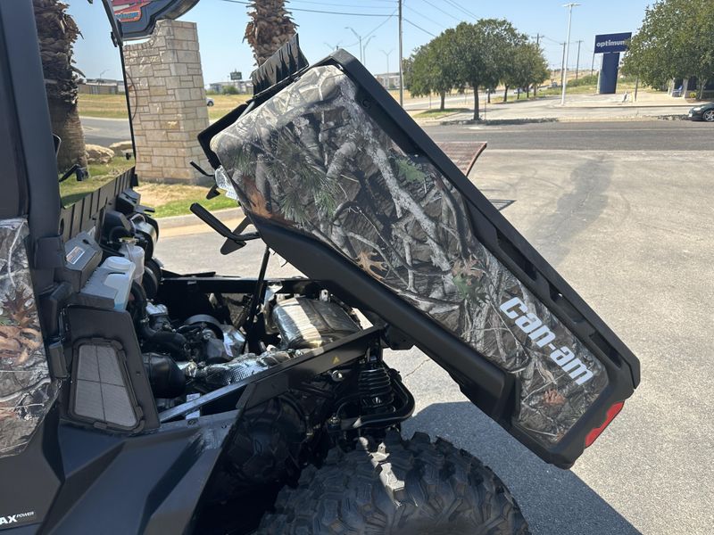 2025 Can-Am DEFENDER MAX LIMITED CAB HD10 WILDLAND CAMO Image 7