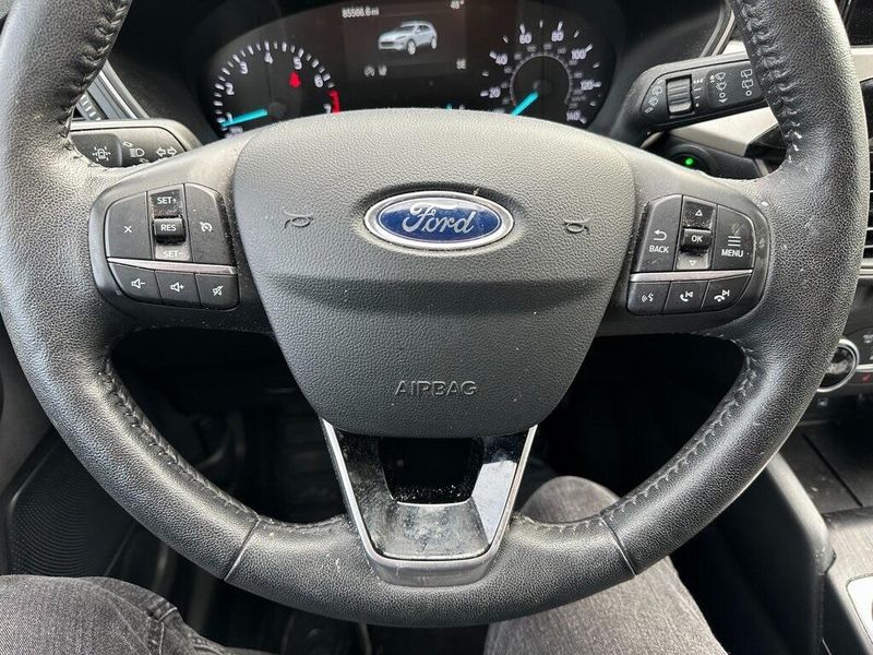 2020 Ford Escape SELImage 3