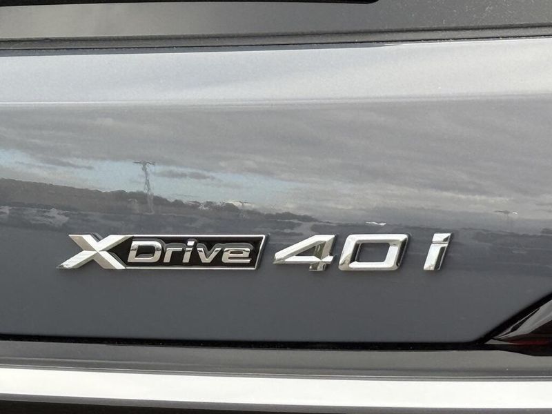2025 BMW X7 xDrive40iImage 14
