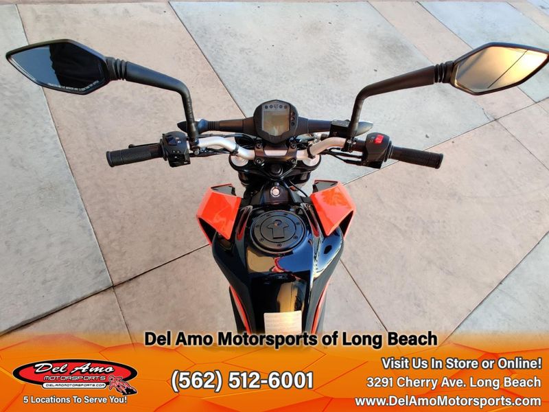 2023 KTM 200 DUKE  in a ORANGE exterior color. Del Amo Motorsports of Long Beach (562) 362-3160 delamomotorsports.com 