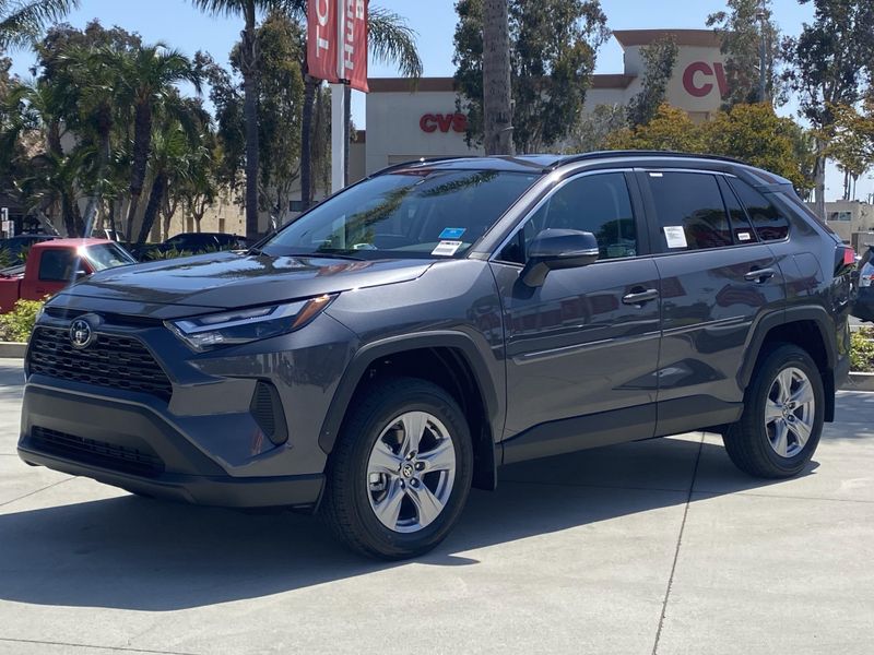 2025 Toyota RAV4 XLEImage 6