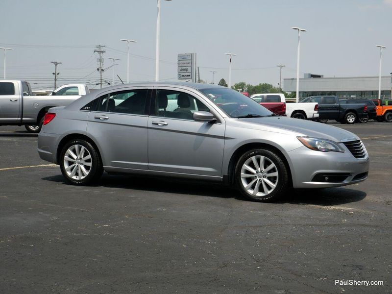 2013 Chrysler 200 Limited SImage 10