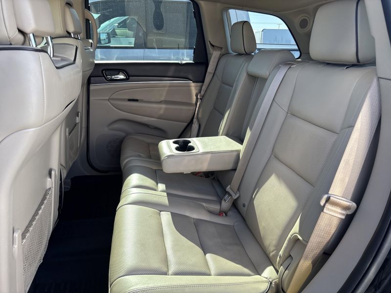 Used 2020 Jeep Grand Cherokee OverlandImage 17