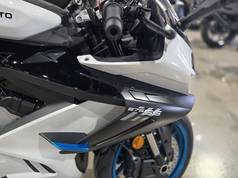 2025 CFMOTO 675SS NEBULA WHITE Image 5