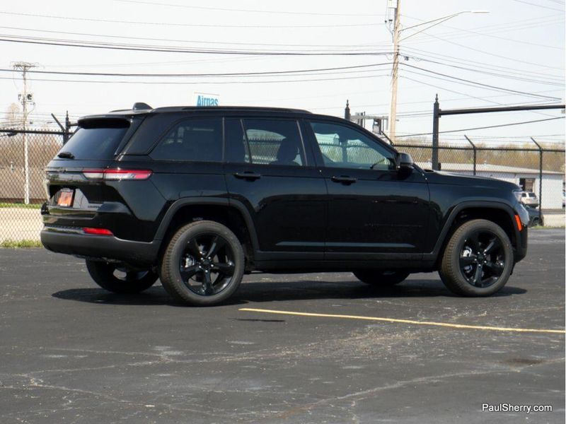 2025 Jeep Grand Cherokee Limited 4x4Image 11