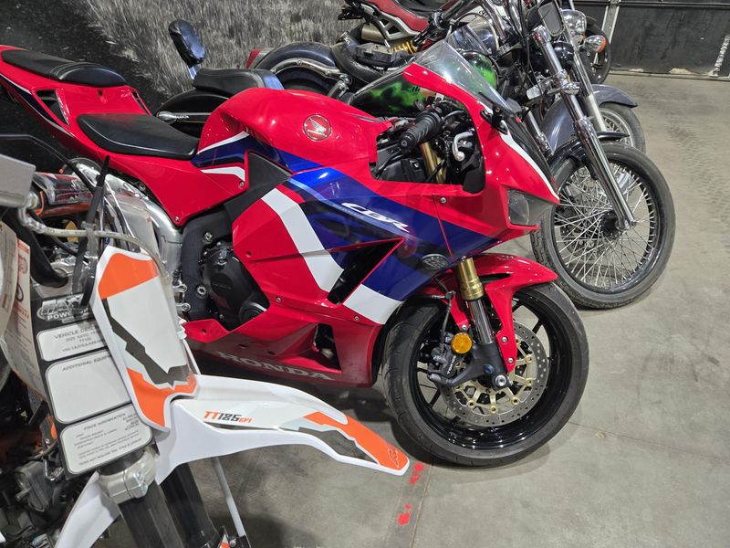 USED 2023 HONDA CBR600RR BASE Image 2