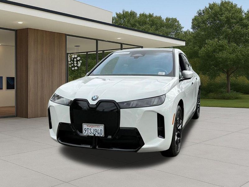 Used 2026 BMW iX xDrive60Image 3