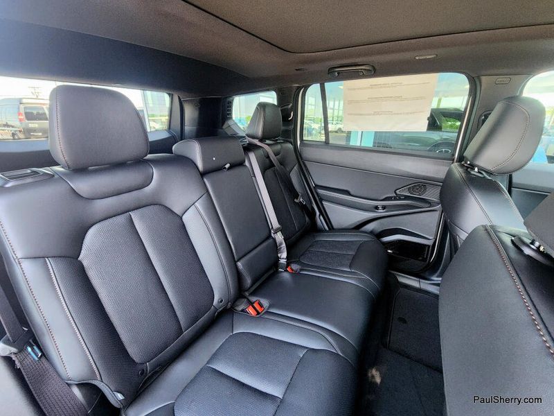 New 2026 Jeep Cherokee Overland 4x4
