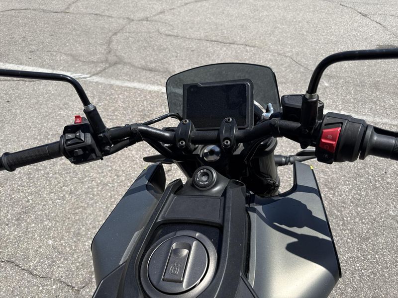 Used 2024 Husqvarna SVARTPILEN 401 Image 13