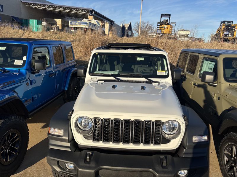 New 2026 Jeep Wrangler 4-door Sport SImage 34